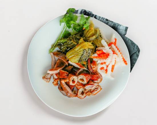 酸菜炒大腸 Intestines sautéed with Pickled Cabbage